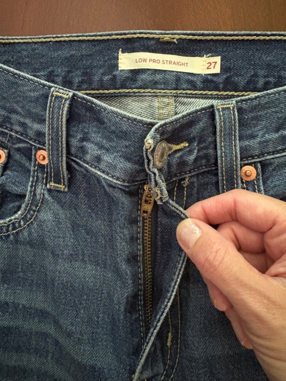 Levi’s Low Pro Straight Medium Wash Distressed Denim Jeans Size 27 - Picture 6 of 12
